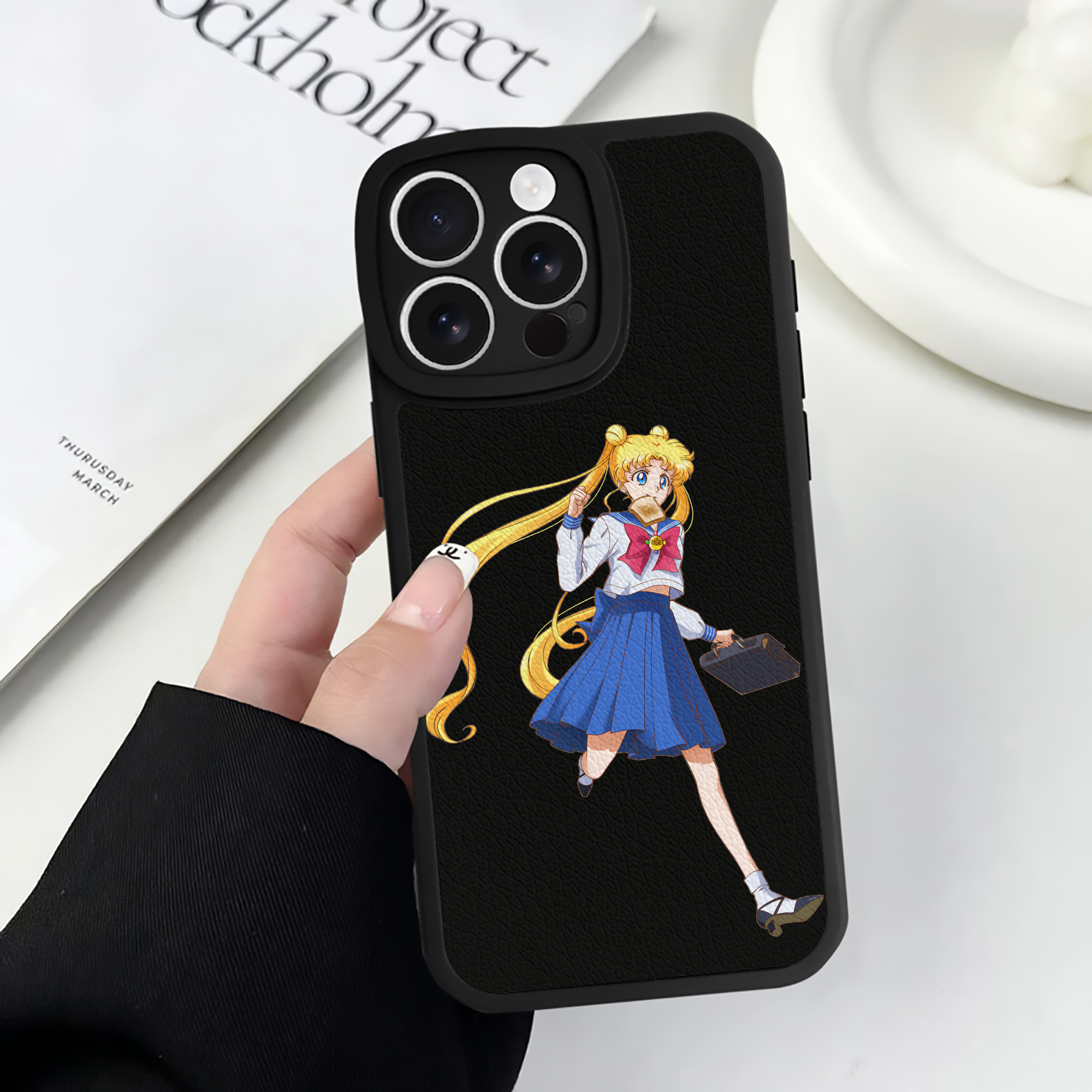 （画像用） 美少女戦士セーラームーン 愛野 美奈子 あいの みなこ Sailor Moon Aino Minako 【iPhone 16シリーズ対応】シリコンスマホケース（レザー調） 材質：シリコン